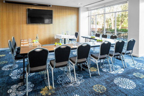 Hotel Urban St Leonards - Accommodation Redcliffe 8