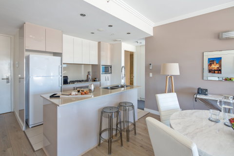 Zara Tower Serviced Apartments - Accommodation Redcliffe 11