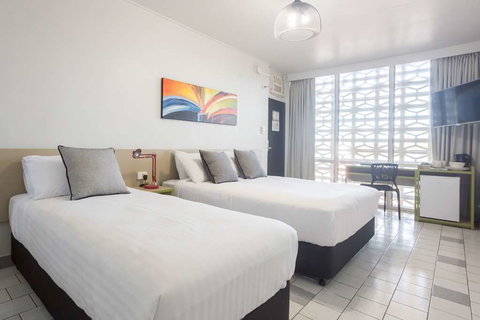 Emerald Star, a Nightcap Hotel - Accommodation Redcliffe 9