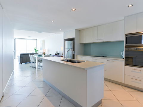 Grand Mercure Apartments Bargara - Accommodation Redcliffe 4