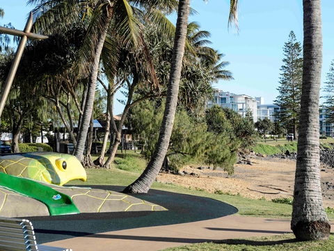 Grand Mercure Apartments Bargara - Accommodation Redcliffe 12