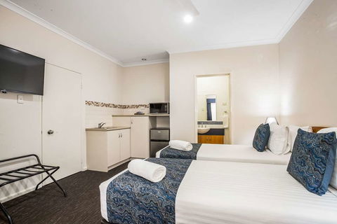 Karratha Central Apartments - Accommodation Redcliffe 4