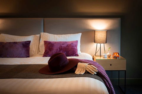 East Hotel - Accommodation Redcliffe 5