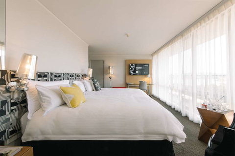 QT Canberra - Accommodation Redcliffe 6