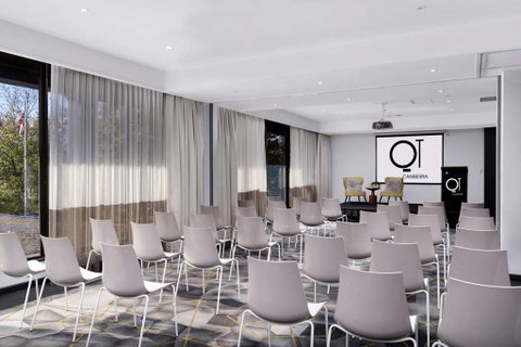 QT Canberra - Accommodation Redcliffe 9
