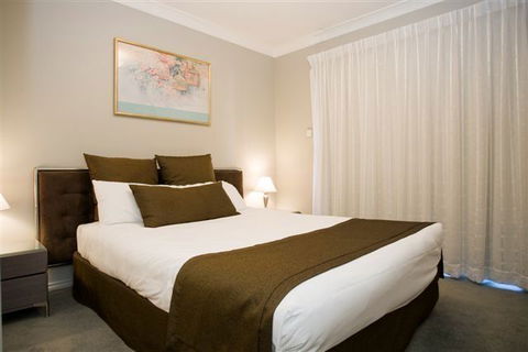 Pinnacle Apartments - Accommodation Redcliffe 1