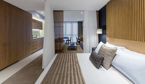 Skye Hotel Suites - Accommodation Redcliffe 7