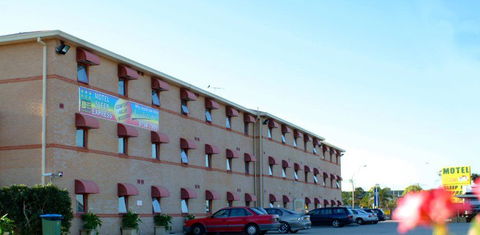 Arena Hotel - Accommodation Redcliffe 0