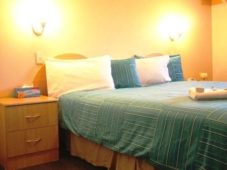 Arena Hotel - Accommodation Redcliffe 1