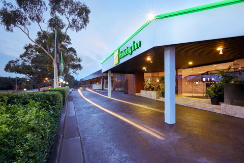 Holiday Inn Warwick Farm - Accommodation Redcliffe 0