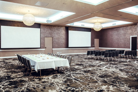 Holiday Inn Warwick Farm - Accommodation Redcliffe 6