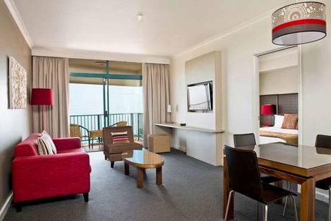 Mantra On The Esplanade - Accommodation Redcliffe 9
