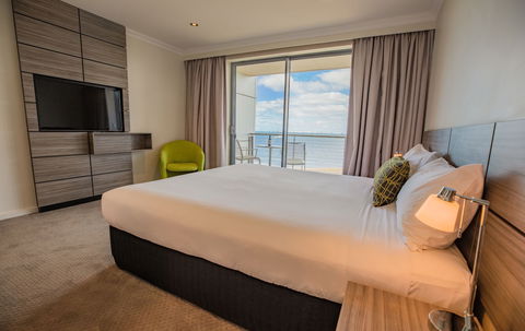 Aurora Ozone Hotel - Accommodation Redcliffe 2
