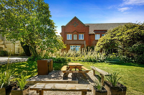 Quest Trinity House - Accommodation Redcliffe 1