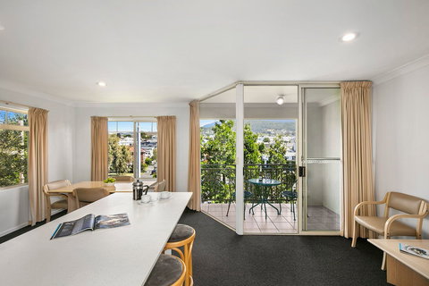 Quest Trinity House - Accommodation Redcliffe 2