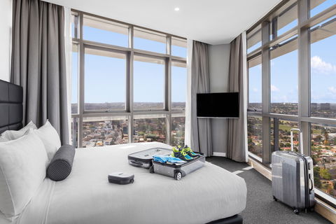 Meriton Suites Church Street, Parramatta - Accommodation Redcliffe 2