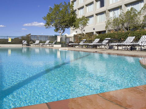 Mercure Hotel Parramatta - Accommodation Redcliffe 2