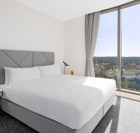 Meriton Suites George St - Accommodation Redcliffe