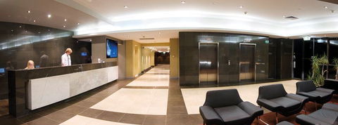 Atlantis Hotel - Accommodation Redcliffe 2