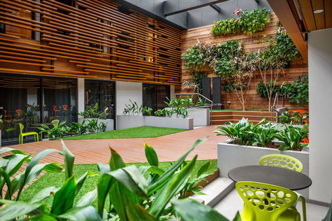 Jasper Hotel - Accommodation Redcliffe 1