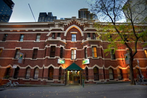 Gordon House Apartments - Accommodation Redcliffe 0