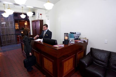 Gordon House Apartments - Accommodation Redcliffe 1