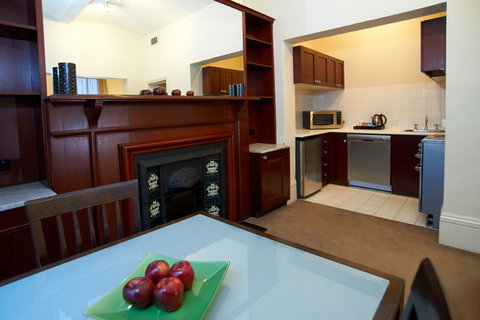 Gordon House Apartments - Accommodation Redcliffe 2