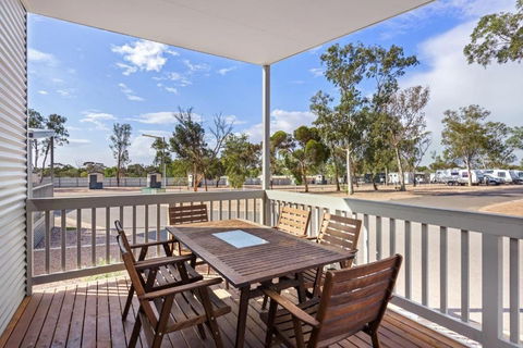 Discovery Parks Port Augusta - Accommodation Redcliffe 2