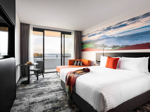 Novotel Devonport - Accommodation Redcliffe 2