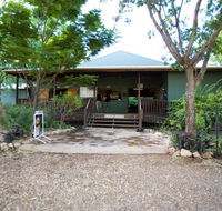 Adels Grove Camping Park Hotel - Accommodation Redcliffe
