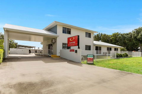 Econo Lodge Beachside - Accommodation Redcliffe 2