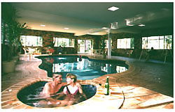 Chalet Swisse Spa - Accommodation Redcliffe 2