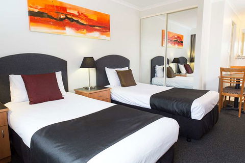 Alpha Hotel Canberra - Accommodation Redcliffe 1