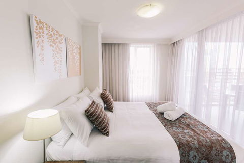 Newcastle Central Plaza - Accommodation Redcliffe 2