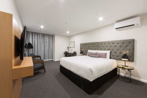 Avenue Hotel Canberra - Accommodation Redcliffe 2
