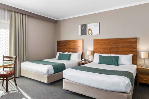 Quality Hotel Dickson - Accommodation Redcliffe 2