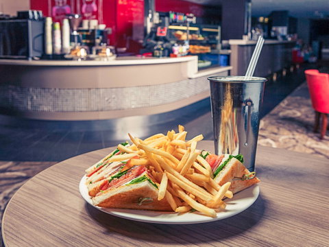 Mercure Orange - Accommodation Redcliffe 2
