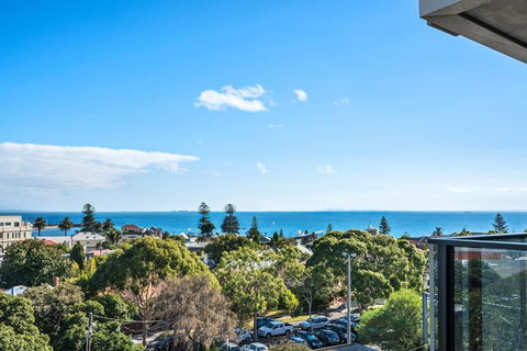 Anchorage Apartments Hampton - Accommodation Redcliffe 1