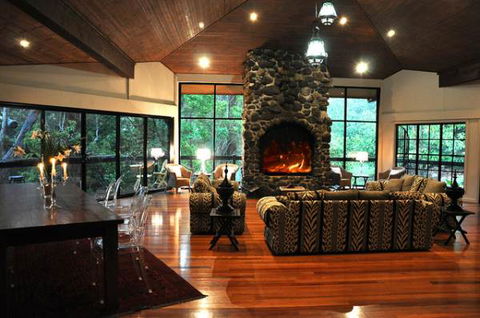 Escarpment Retreat - Accommodation Redcliffe 1