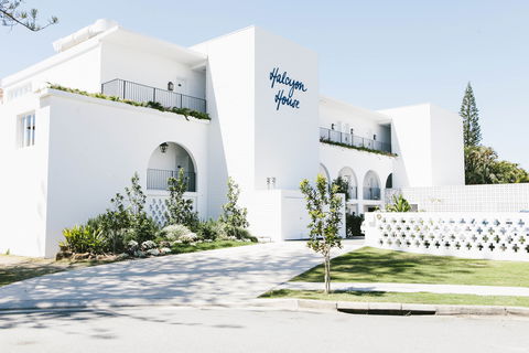 Halcyon House - Accommodation Redcliffe 0