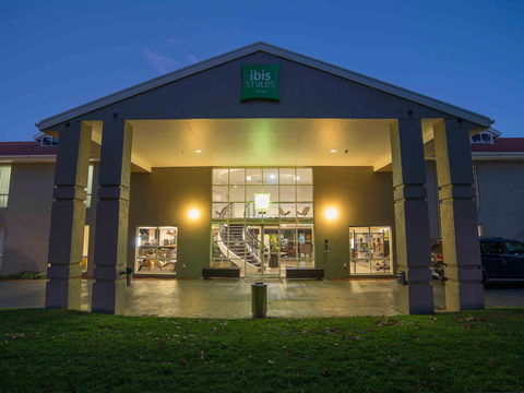 Ibis Styles Canberra - Accommodation Redcliffe 0