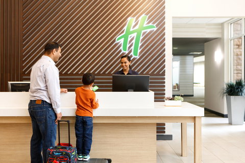 Holiday Inn Dandenong - Accommodation Redcliffe 2
