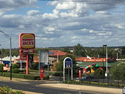 Across Country Motel & Svcd Apts - Accommodation Redcliffe 1