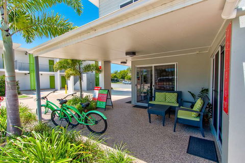 Mackay Oceanside Central Hotel - Accommodation Redcliffe 1