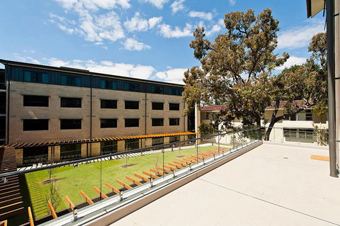 St Catherine's On Park - Accommodation Redcliffe 1