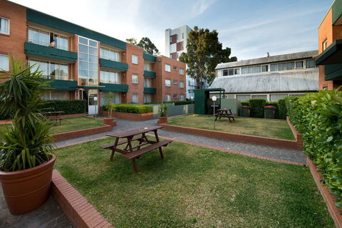 APX Apartments Parramatta - Accommodation Redcliffe 3