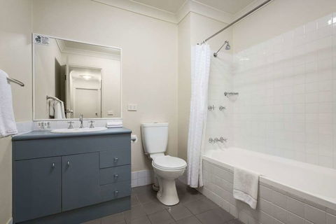 APX Apartments Parramatta - Accommodation Redcliffe 6