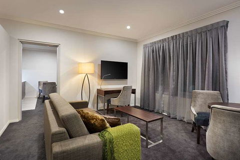 Attika Hotel - Accommodation Redcliffe 2