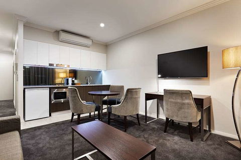 Attika Hotel - Accommodation Redcliffe 6