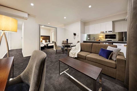 Attika Hotel - Accommodation Redcliffe 7